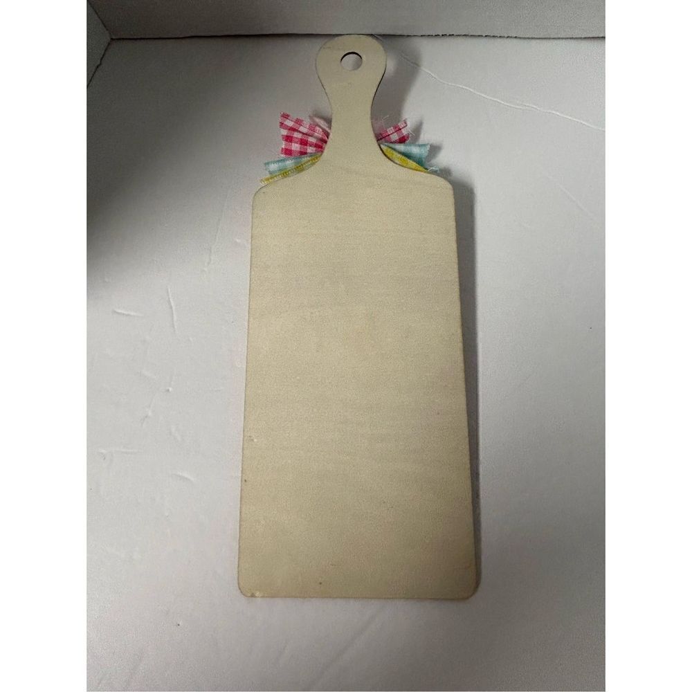 Handmade decorative Easter/Spring/Bunny cutting board - Picture 4 of 5